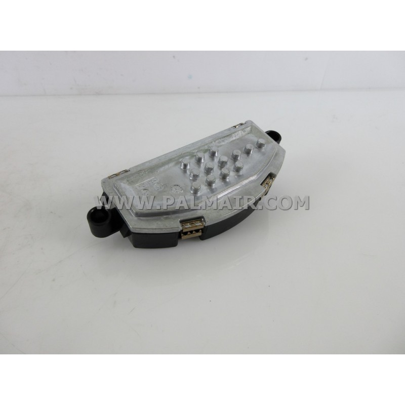 MERCEDES W447 '14 REGULATOR